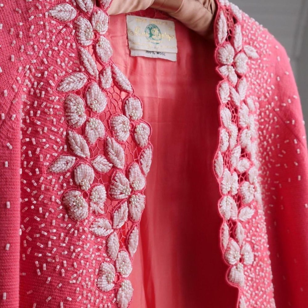 Gorgeous coral pink vintage 50s beaded cardigan - Picture 5 of 8